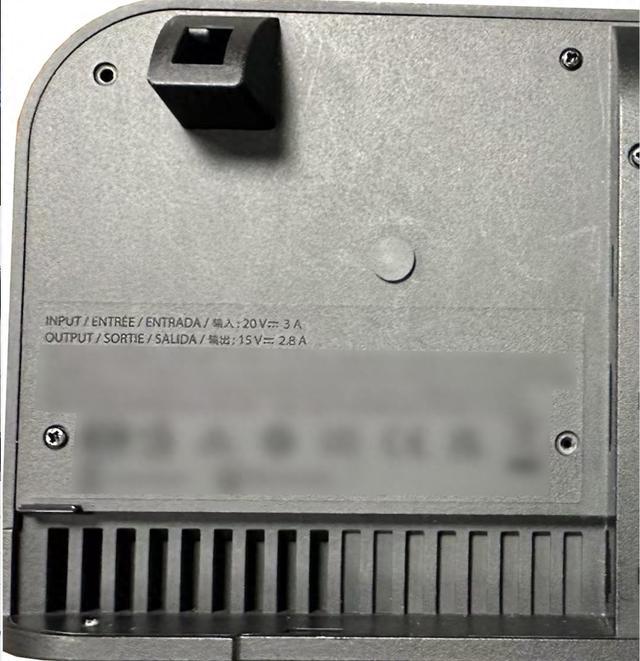 座泄露照片显示更多细节 将配备60W充电器CQ9电子app任天堂Switch 2新底(图1)